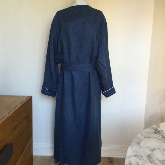 Unisex Robe - Picture 3 of 14